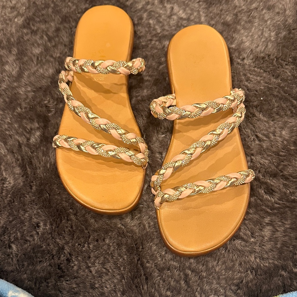 Chic Braided Sandals in Tan